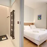 Upstays 12 Palais アパート