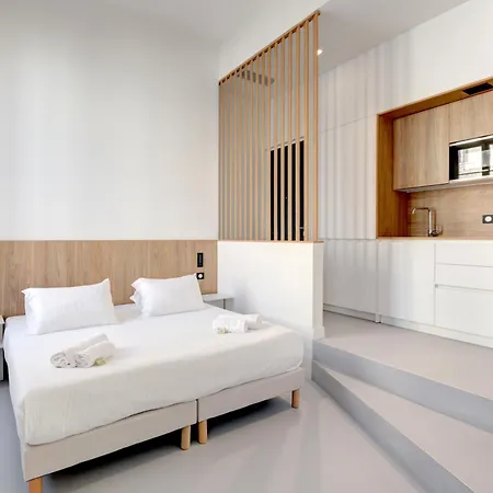 Upstays 12 Palais * Cannes