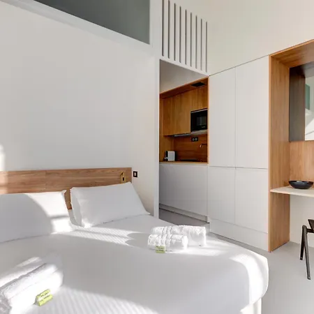 Upstays 12 Palais Cannes