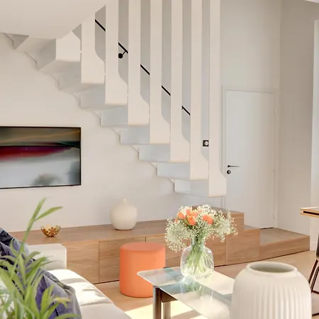 Upstays 12 Palais Cannes