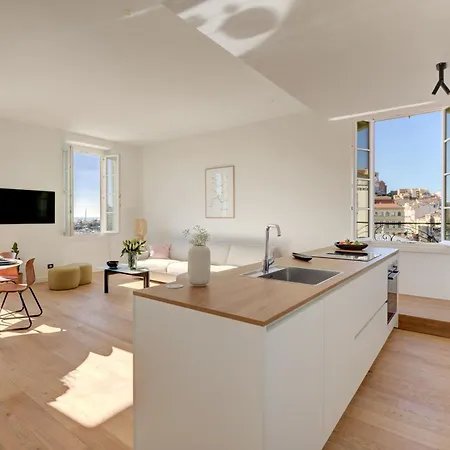 Upstays 12 Palais *
